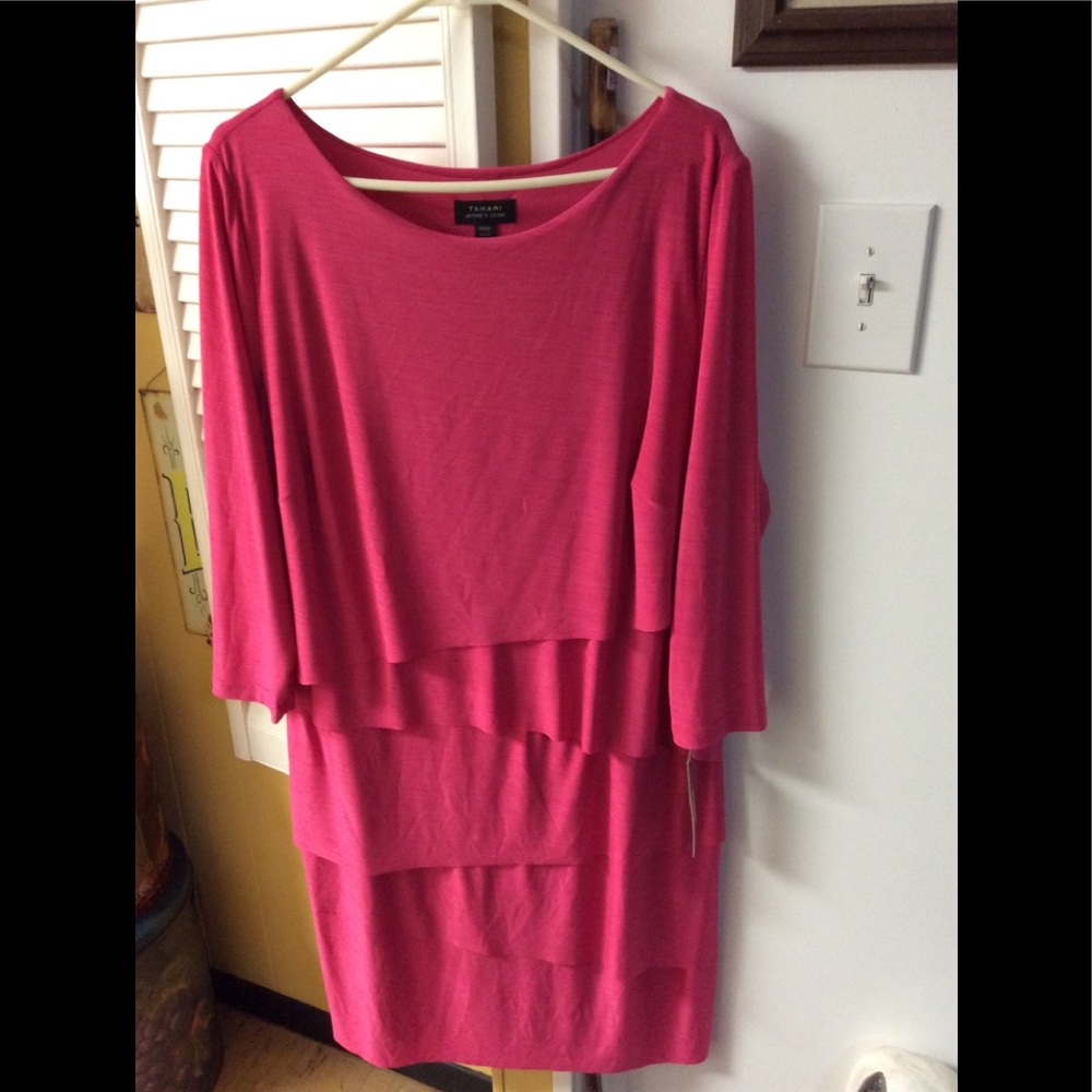 Vince Camuto NWT beautiful layered dress style